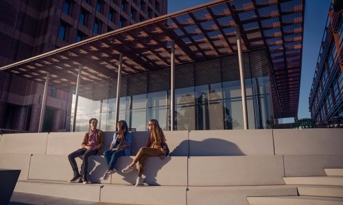 Students at Yale Science Building