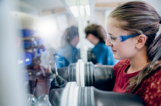 GSAS student in lab